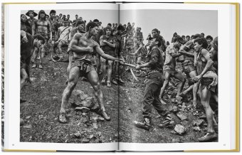 Sebastiao Salgado. Gold, Salgado Sebastiao Salgado Lelia Wanick Riding Alan купить книгу в Либроруме Sebastiao Salgado. Gold, Salgado Sebastiao Salgado Lelia Wanick Riding Alan купить книгу в Либроруме