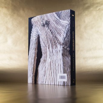 Game of Thrones. The Costumes. The Official Costume Design Book of Season 1 to Season 8, Clapton Michele McIntyre Gina купить книгу в Либроруме