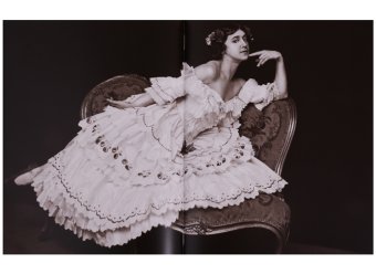 Сто одна фотография. Эмиль Отто Хоппе и Русский балет, Боулт Джон Эллис Минин Олег Хау Грэм купить книгу в Либроруме